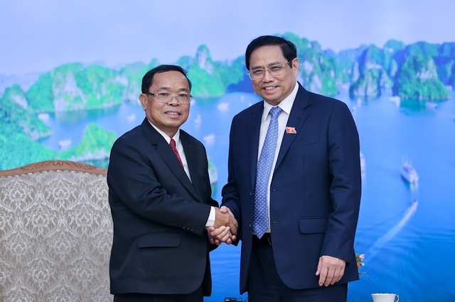 Thủ tướng Phạm Minh Chính tiếp đồng chí Khamphan Phommaphat, Tổng Thanh tra Nhà nước Lào - Ảnh: VGP/Nhật Bắc