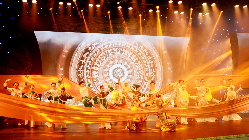 Tiết mục múa “Sắc màu phù sa” của Trung tâm Văn hóa Nghệ thuật tỉnh An Giang