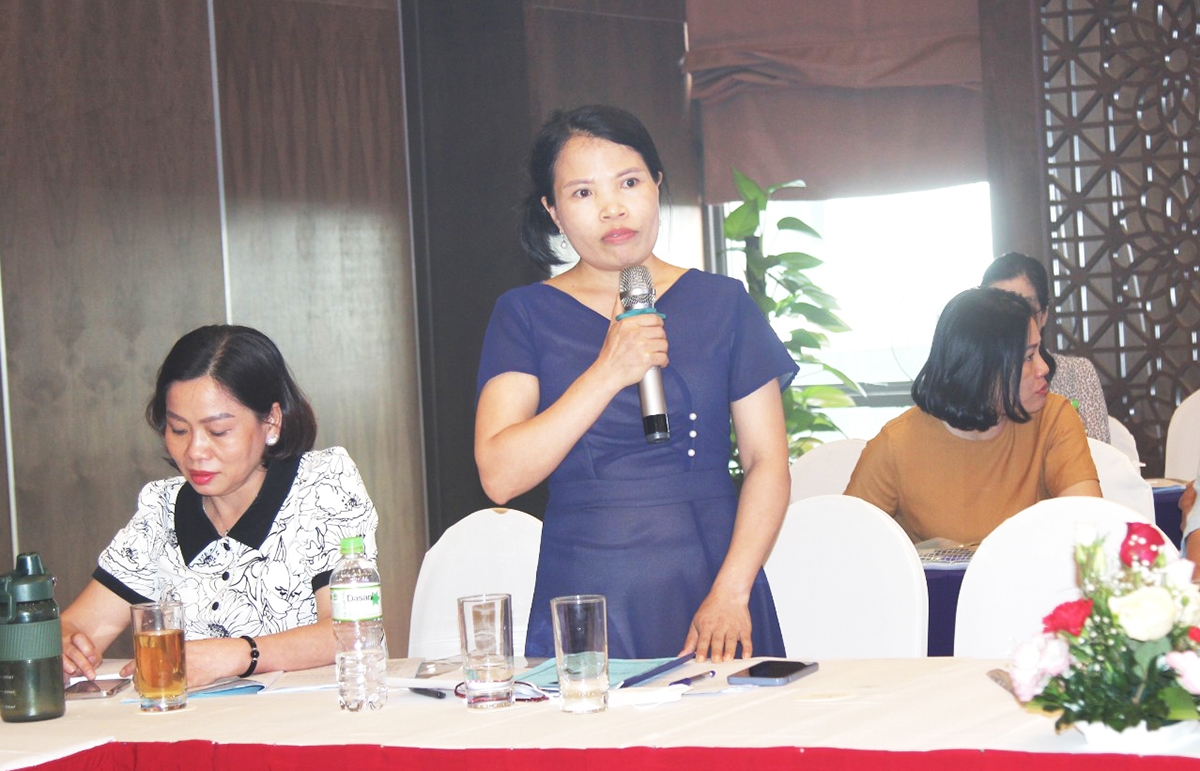  Phó Ban Dân tộc tỉnh Quảng Ninh Ân Thị Thìn phát biểu góp ý, tham luận tại Hội thảo