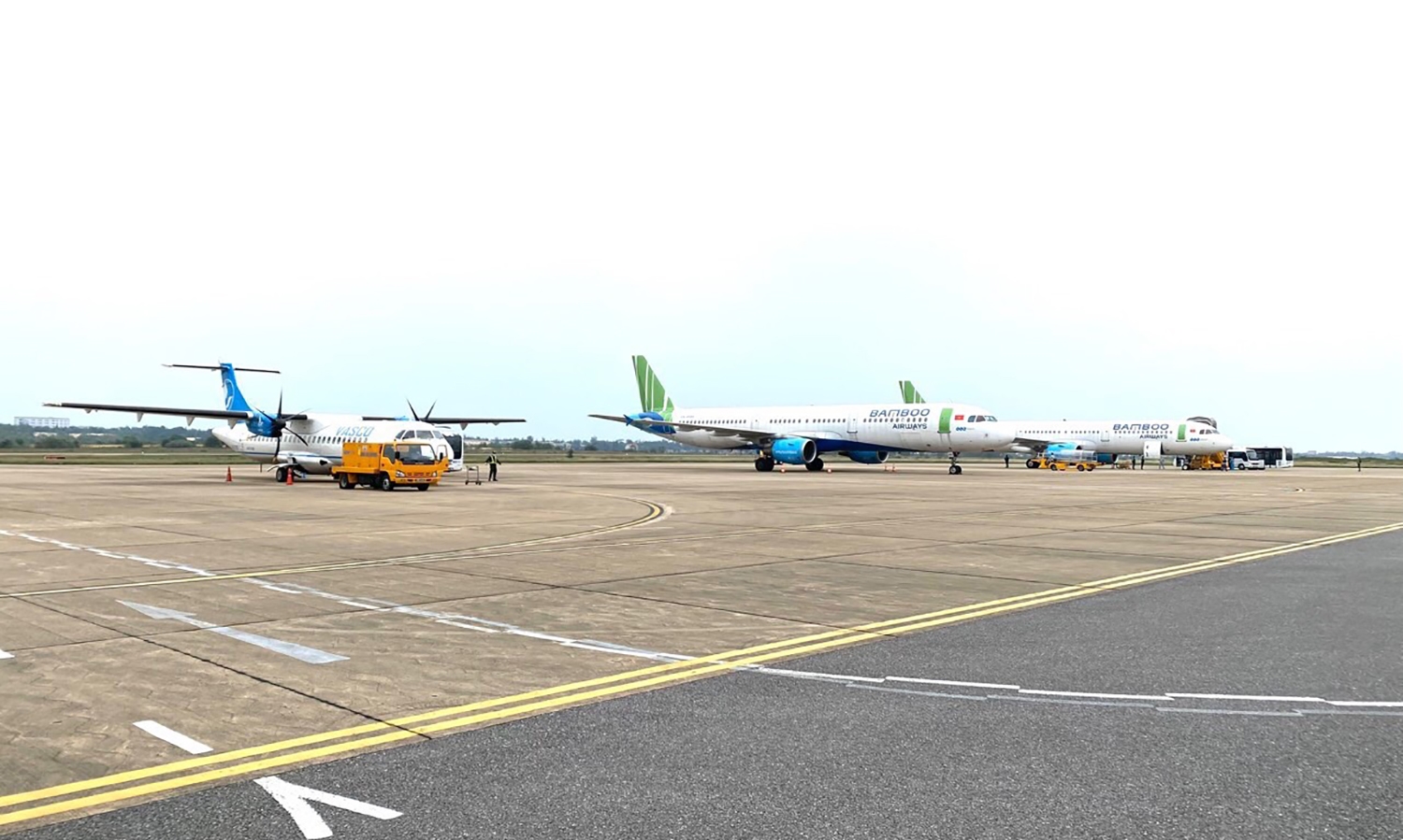 Sân bay Đồng Hới đã tấp nập những chuyến bay cất và hạ cánh