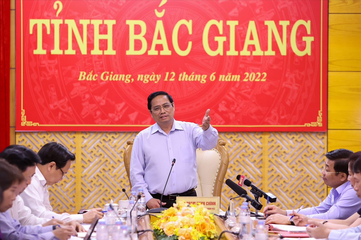 Thủ tướng Phạm Minh Chính làm việc với Ban Thường vụ Tỉnh ủy Bắc Giang. Ảnh VGP/Nhật Bắc