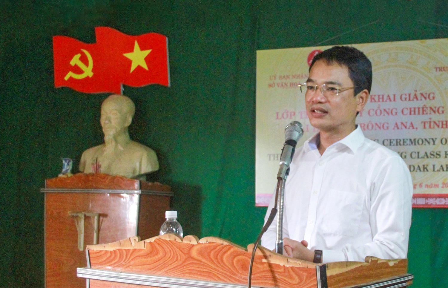 Ông Đặng Gia Duẩn, Phó giám đốc Sở Văn hóa, Thể thao và Du lịch Đắk Lắk phát biểu tại lễ khai mạc