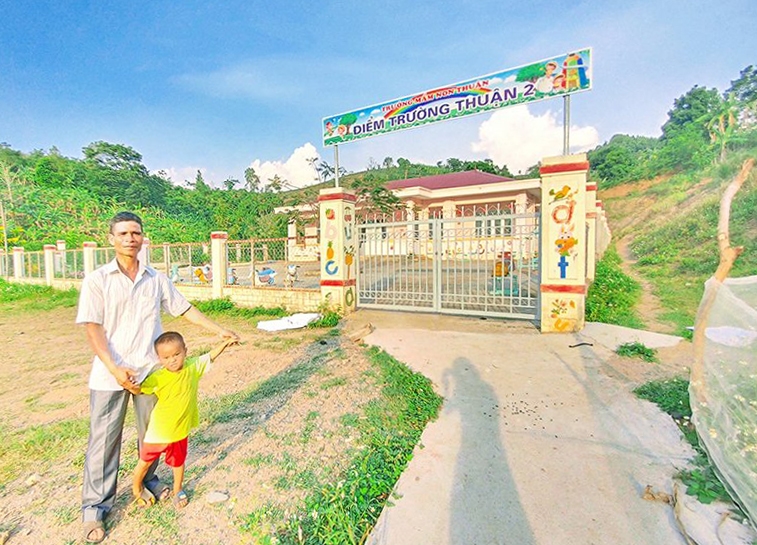 Điểm trường Thuận 2 được xây dựng khang trang trên diện tích đất do ông Hồ A Keng hiến tặng - Ảnh: B.L