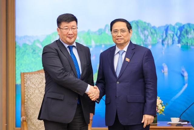 Thủ tướng Chính phủ Phạm Minh Chính tiếp Đại sứ Mông Cổ Jigjee Sereejav - Ảnh: VGP/Nhật Bắc