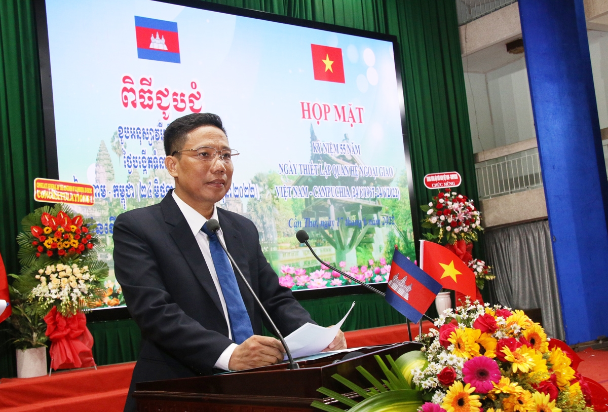 Ông Nguyễn Thực Hiện, Phó Chủ tịch UBND TP. Cần Thơ phát biểu tại buổi Họp mặt