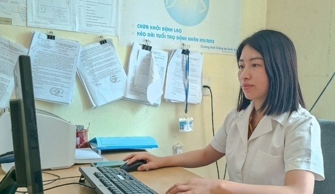 Bác sĩ Hà Thị Sanh đang công tác tại Khoa An toàn vệ sinh thực phẩm - Y tế công cộng và dinh dưỡng, Trung tâm Y tế huyện Mường Lát