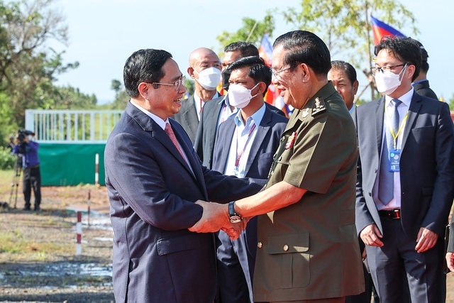 Thủ tướng Chính phủ Phạm Minh Chính chủ trì lễ đón Thủ tướng Hun Sen và đoàn đại biểu cấp cao Chính phủ Campuchia - Ảnh: VGP/Nhật Bắc