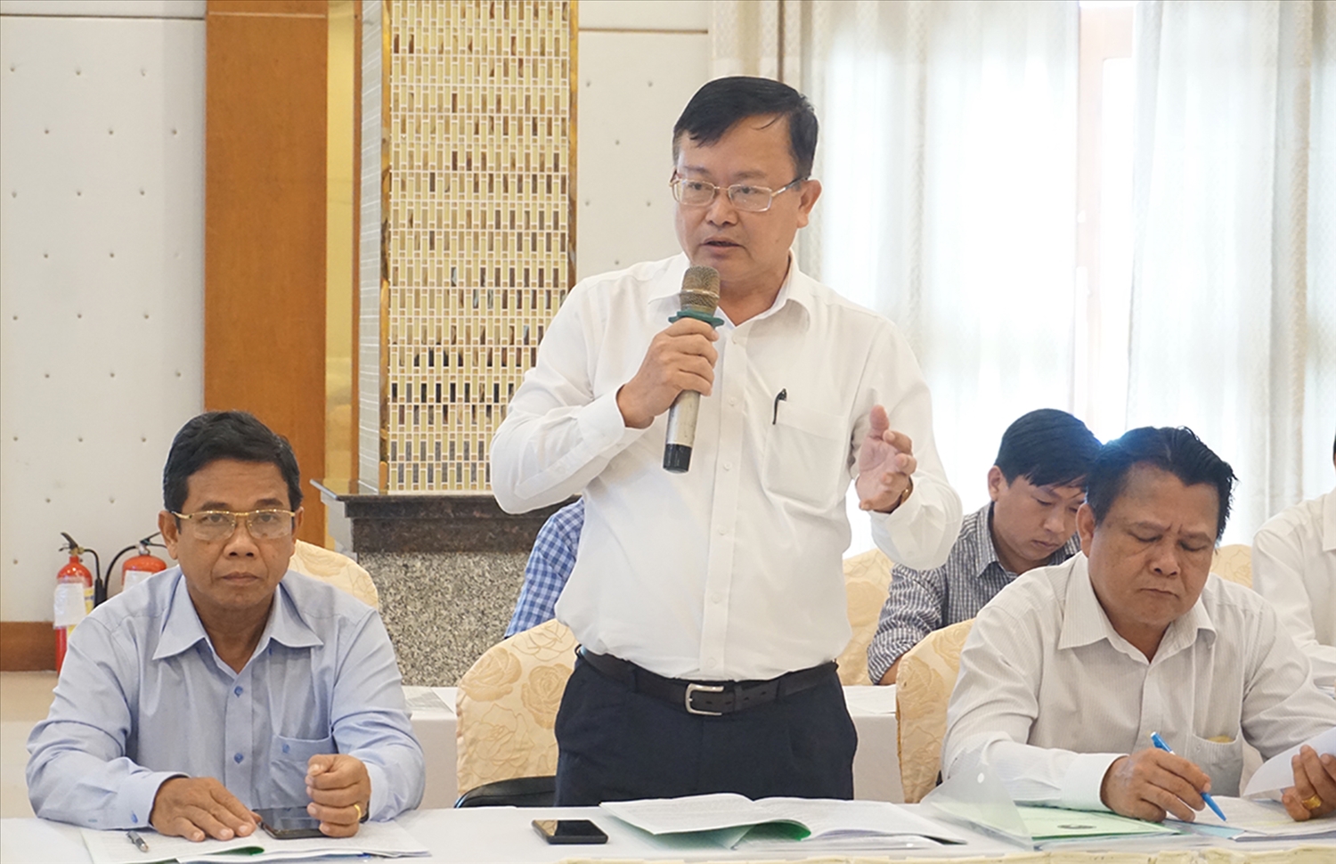 Ông Nguyễn Trung Nhân - Chủ tịch MTTQ Việt Nam TP. Cần Thơ góp ý cho Đề án tại Hội thảo