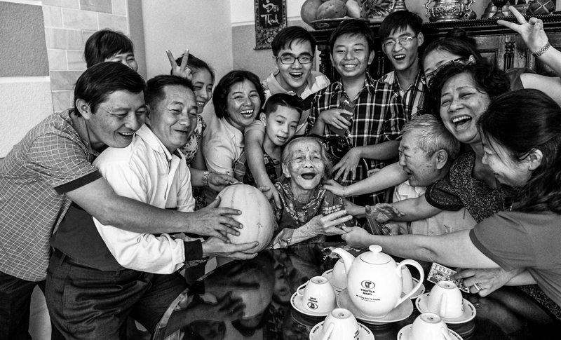 Hãy xem những hình ảnh tại Ngày hội Gia đình Việt Nam để cảm nhận sự ấm áp, hạnh phúc và đoàn kết của một gia đình Việt. Khám phá những trò chơi, hoạt động và ẩm thực đặc sắc được tổ chức tại sự kiện này.