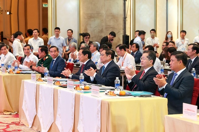 Tại buổi làm việc của Thường trực Chính phủ với lãnh đạo Thành phố Đà Nẵng, chiều 1/12/2021, Thủ tướng Phạm Minh Chính đã nhấn mạnh, Đà Nẵng phải đẩy mạnh việc nghiên cứu, tìm ra động lực mới cho phát triển - Ảnh: VGP/Nhật Bắc