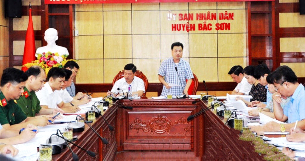 Lãnh đạo Sở Tài nguyên và Môi trường tỉnh Lạng Sơn phát biểu kết luận tại buổi kiểm tra 