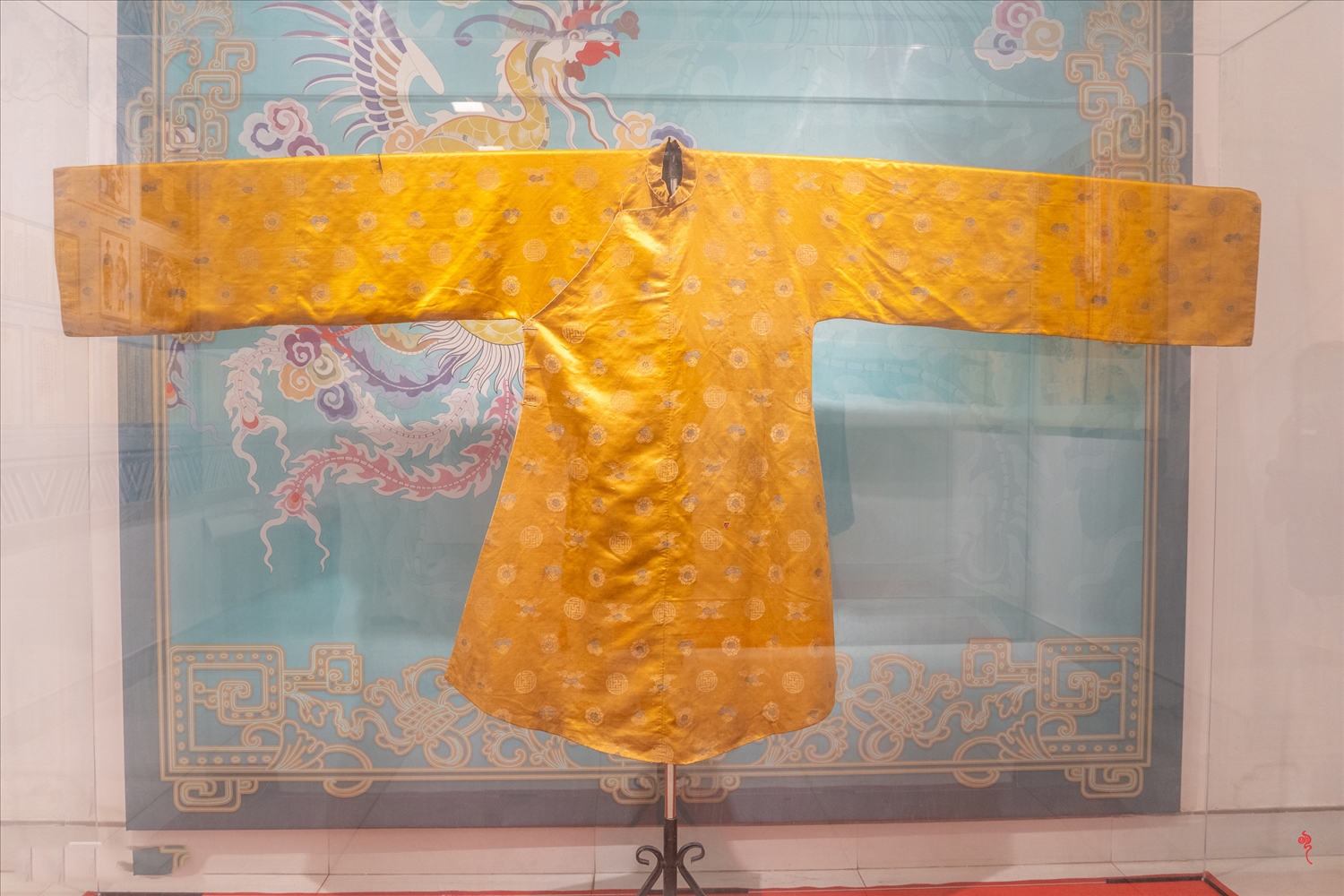 Bộ lễ phục của Hoàng thái hậu triều Nguyễn vào cuối thế kỷ 19 đầu thế kỷ 20