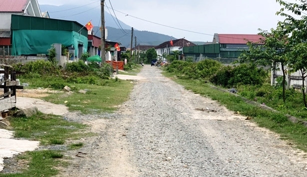 Tuyến đường qua thôn 2 tại khu tái định cư Tân Phúc Thành chưa hoàn thành thi công