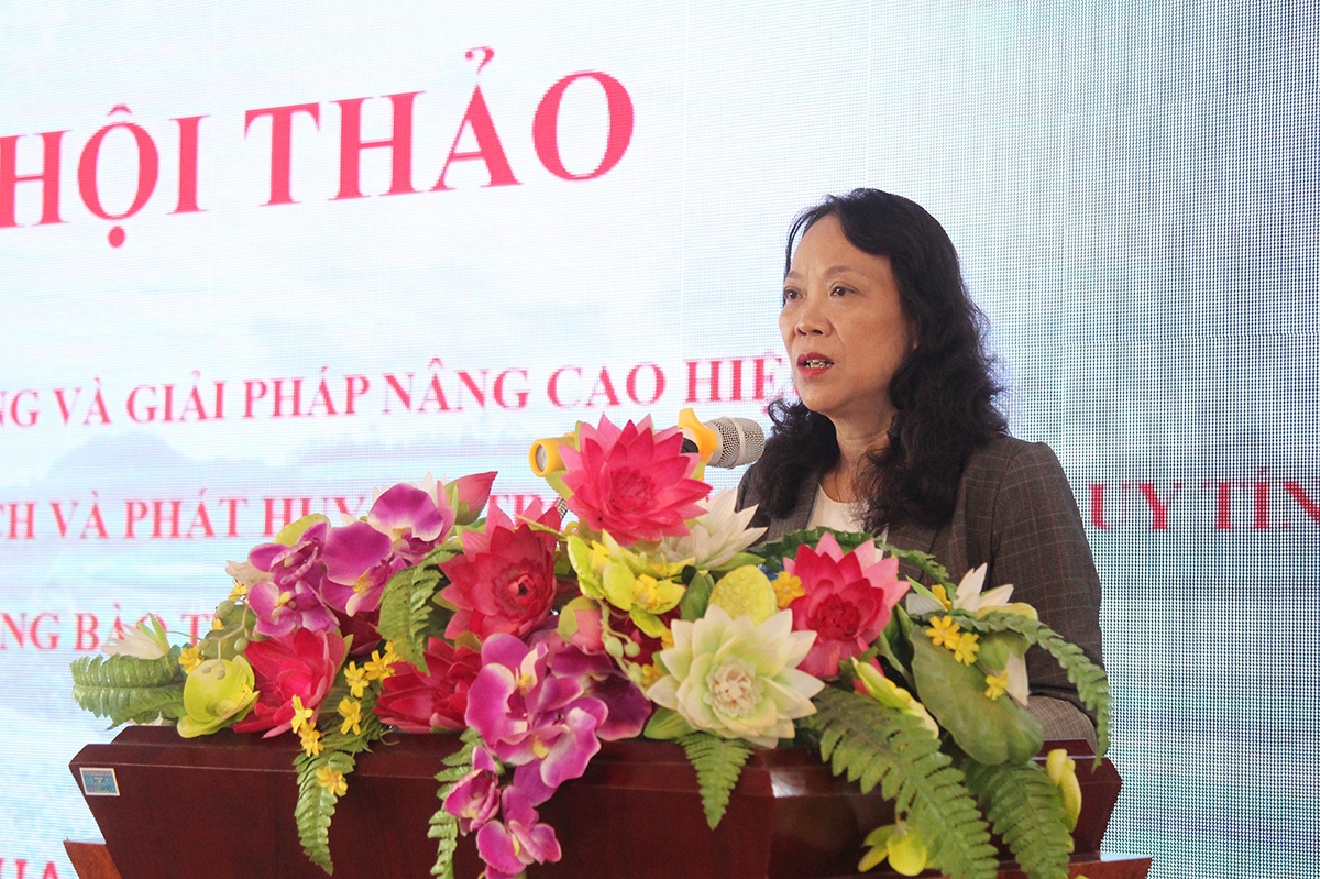 Thứ trưởng Phó Chủ nhiệm UBDT Hoàng Thị Hạnh phát biểu khai mạc Hội thảo