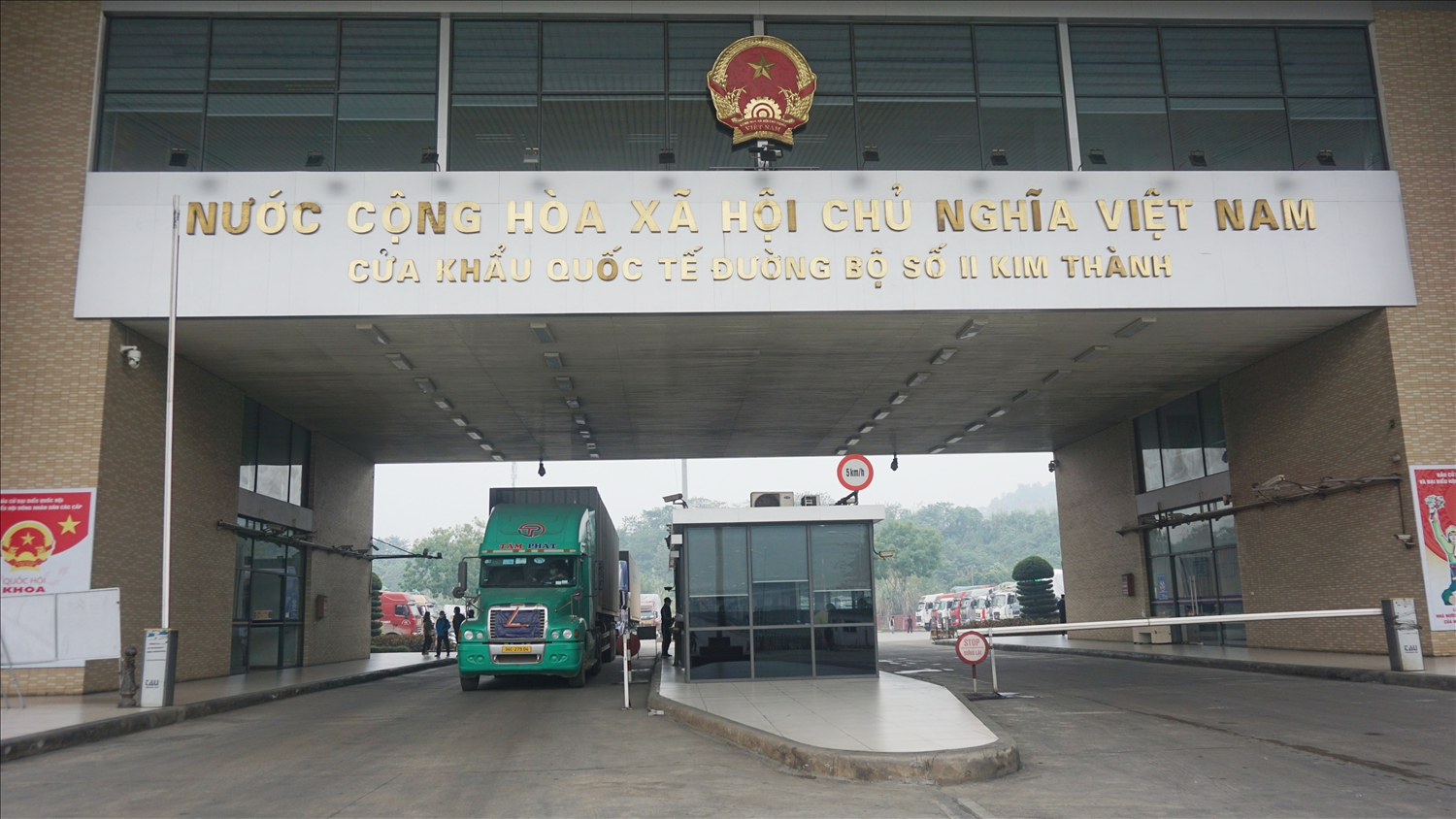 Cửa khẩu Quốc tế đường bộ số II Kim Thành tạm dừng hoạt động XNK