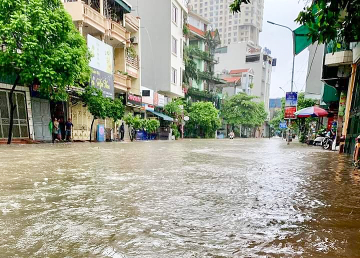 (TIN) Hạ Long (Quảng Ninh): Mưa lớn gây ngập lụt ở nhiều nơi 4