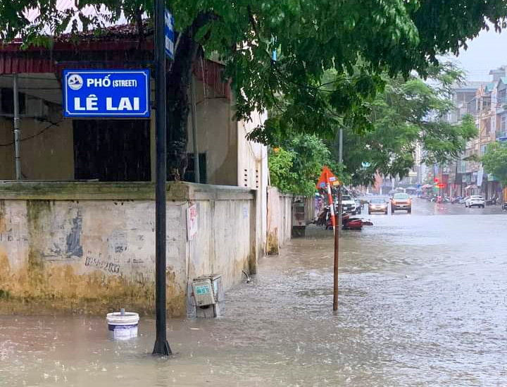 (TIN) Hạ Long (Quảng Ninh): Mưa lớn gây ngập lụt ở nhiều nơi 7