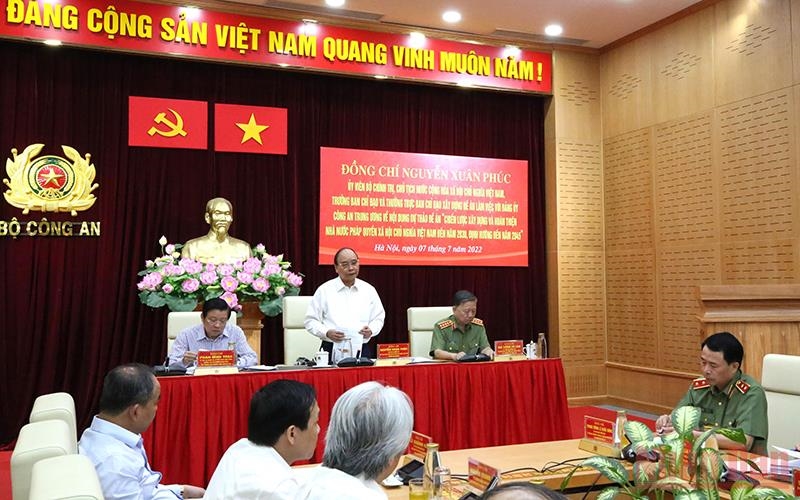 Chủ tịch nước Nguyễn Xuân Phúc phát biểu tại buổi làm việc với Đảng ủy Công an Trung ương