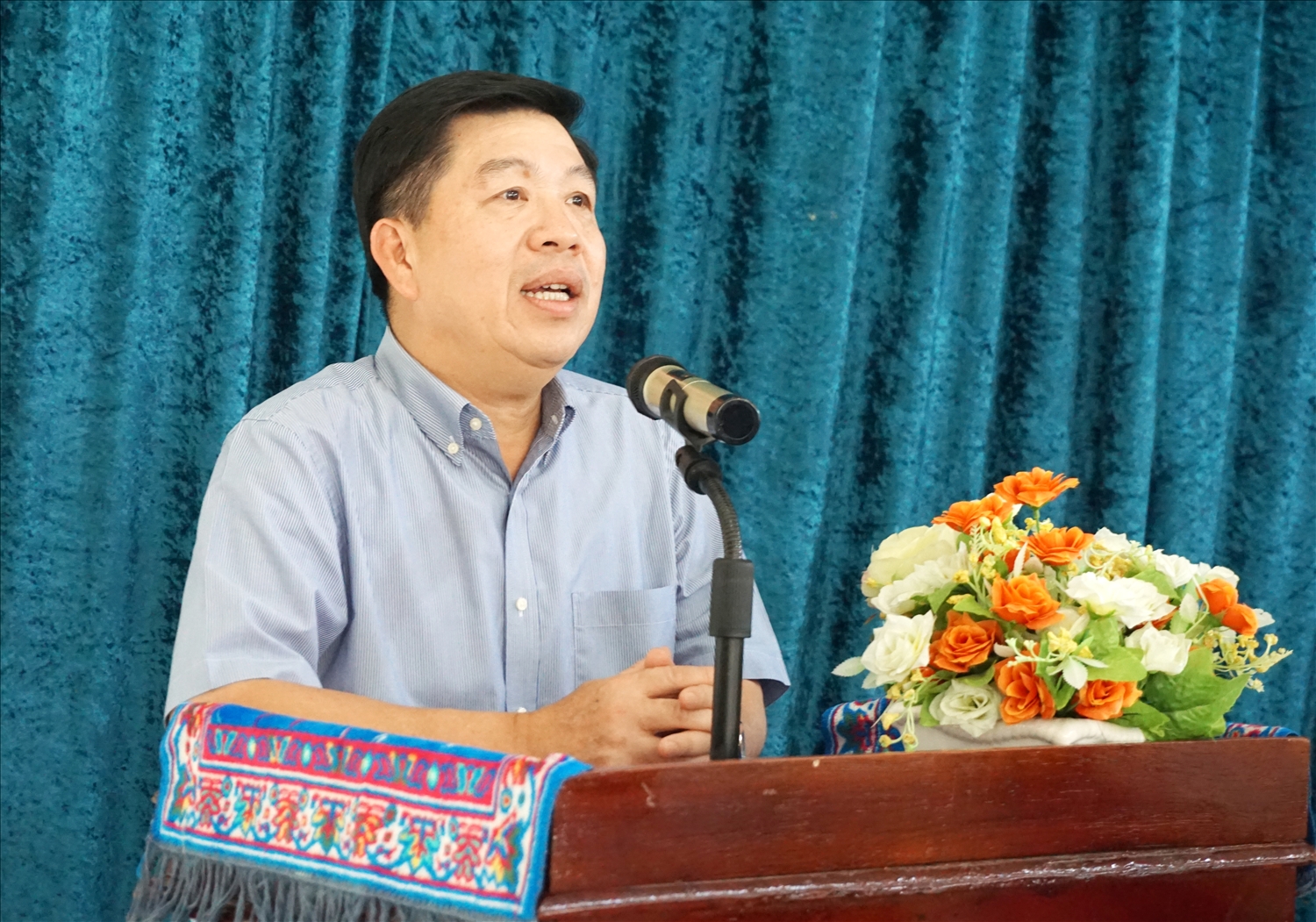 Thứ trưởng, Phó Chủ nhiệm Lê Sơn Hải phát biểu tại buổi gặp mặt tặng quà đồng bào Làng Chăm Châu Phong 