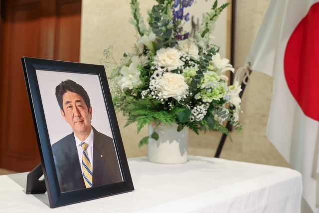 Ông Abe, 67 tuổi, là Thủ tướng nắm quyền trong thời gian dài nhất ở Nhật Bản - Ảnh: VGP/Nhật Bắc