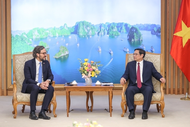 Thủ tướng Phạm Minh Chính đề nghị Argentina tạo thuận lợi tiếp cận thị trường cho hàng hóa thế mạnh của Việt Nam, đặc biệt là nông, lâm, thủy sản - Ảnh: VGP/Nhật Bắc