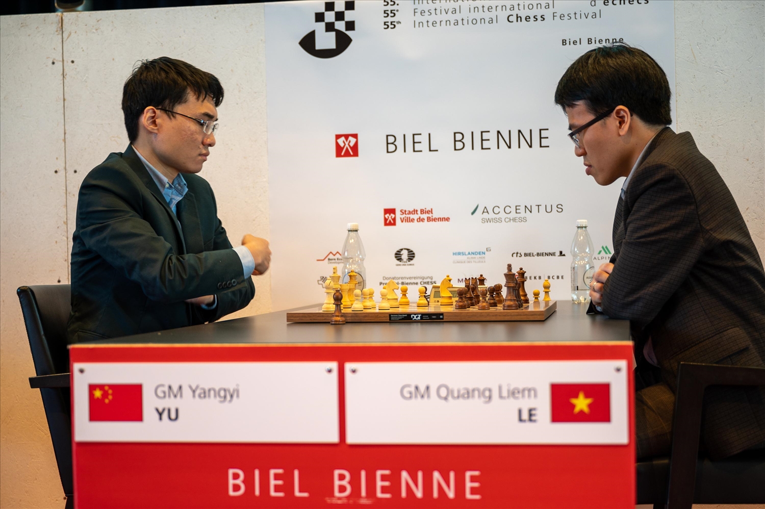Lê Quang Liêm chiến thắng Yu Yangyi của Trung Quốc tại ván đấu thứ 5 ở nội dung chess960, tại Thụy Sĩ hôm 11/7. (Ảnh: BCF)