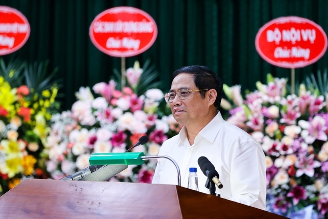 Thủ tướng Phạm Minh Chính: Việc đồng chí Đào Hồng Lan được giao đảm nhiệm trọng trách Bí thư Ban cán sự Đảng, Quyền Bộ trưởng Bộ Y tế thể hiện niềm tin, sự kỳ vọng của lãnh đạo Đảng, Nhà nước - Ảnh: VGP/Nhật Bắc