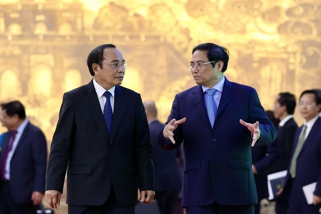 Thủ tướng Phạm Minh Chính đề nghị Việt Nam, Lào tiếp tục duy trì thường xuyên các chuyến thăm, tiếp xúc cấp cao và các cấp - Ảnh: VGP/Nhật Bắc