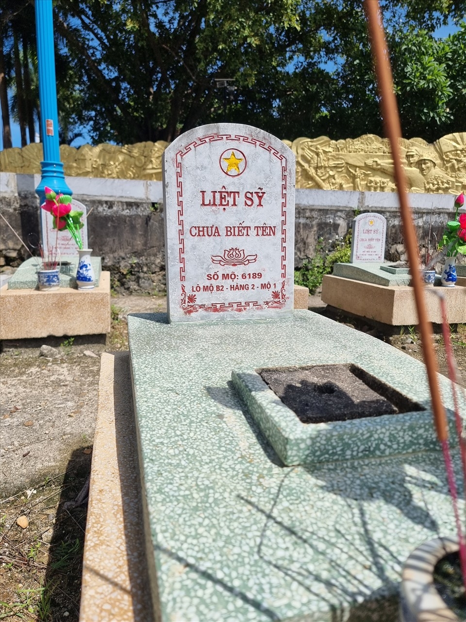 Nhiều phần mộ tại Nghĩa trang liệt sĩ quốc gia Việt – Lào vẫn chưa rõ tên, quê quán