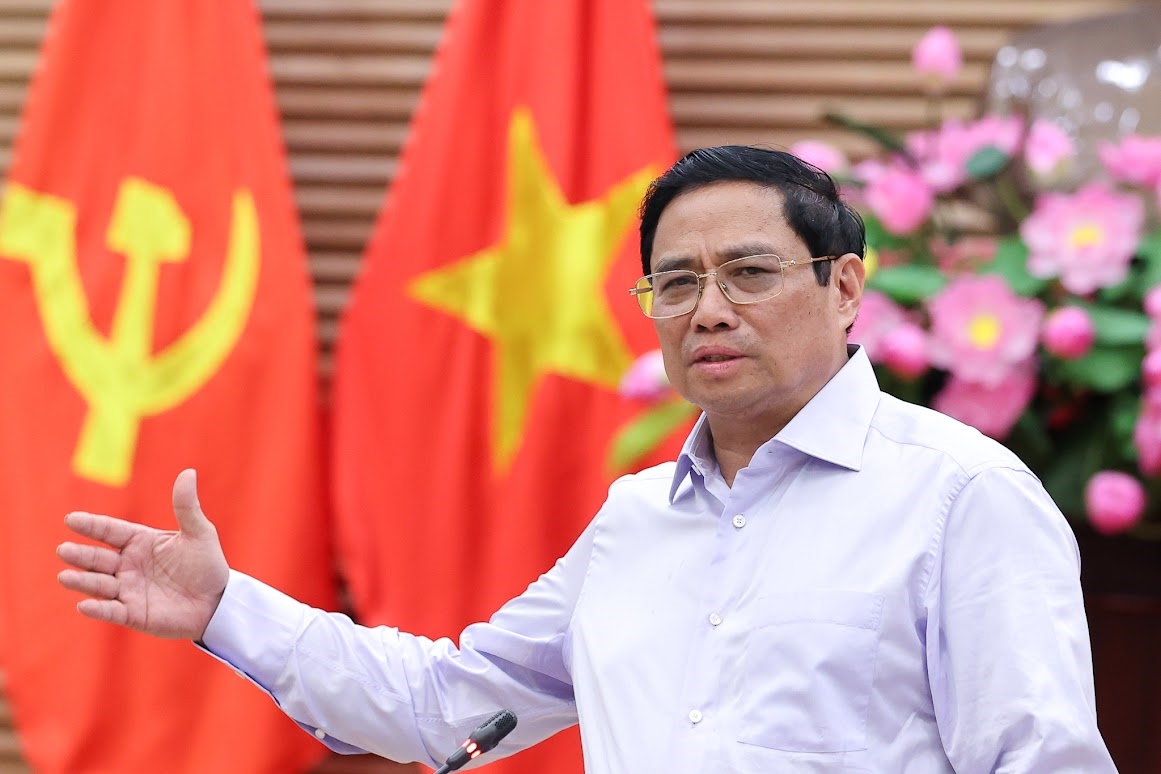 Thủ tướng Chính phủ lưu ý, gợi mở một số trọng tâm mà tỉnh Nghệ An cần thực hiện - Ảnh: VGP/Nhật Bắc