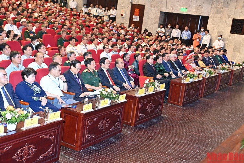 Các vị lãnh đạo Đảng, Nhà nước tham dự Lễ kỷ niệm.