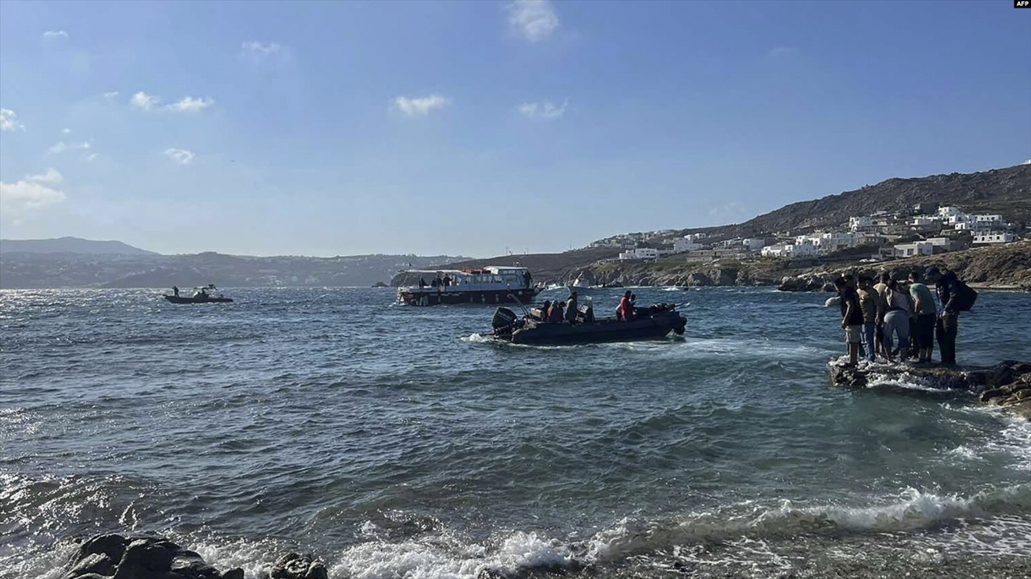 Những người di cư được giải cứu trong quá trình chuyển đến đảo Kos (Hi Lạp)