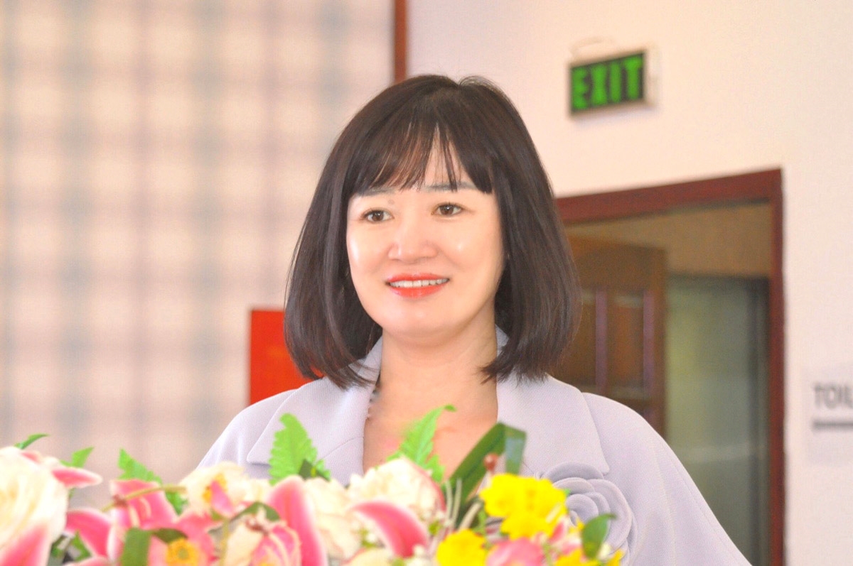 Bà Ngô Quỳnh Hoa, Phó Vụ trưởng Vụ Phổ biến, giáo dục pháp luật, Bộ Tư pháp phát biểu khai mạc lớp tập huấn