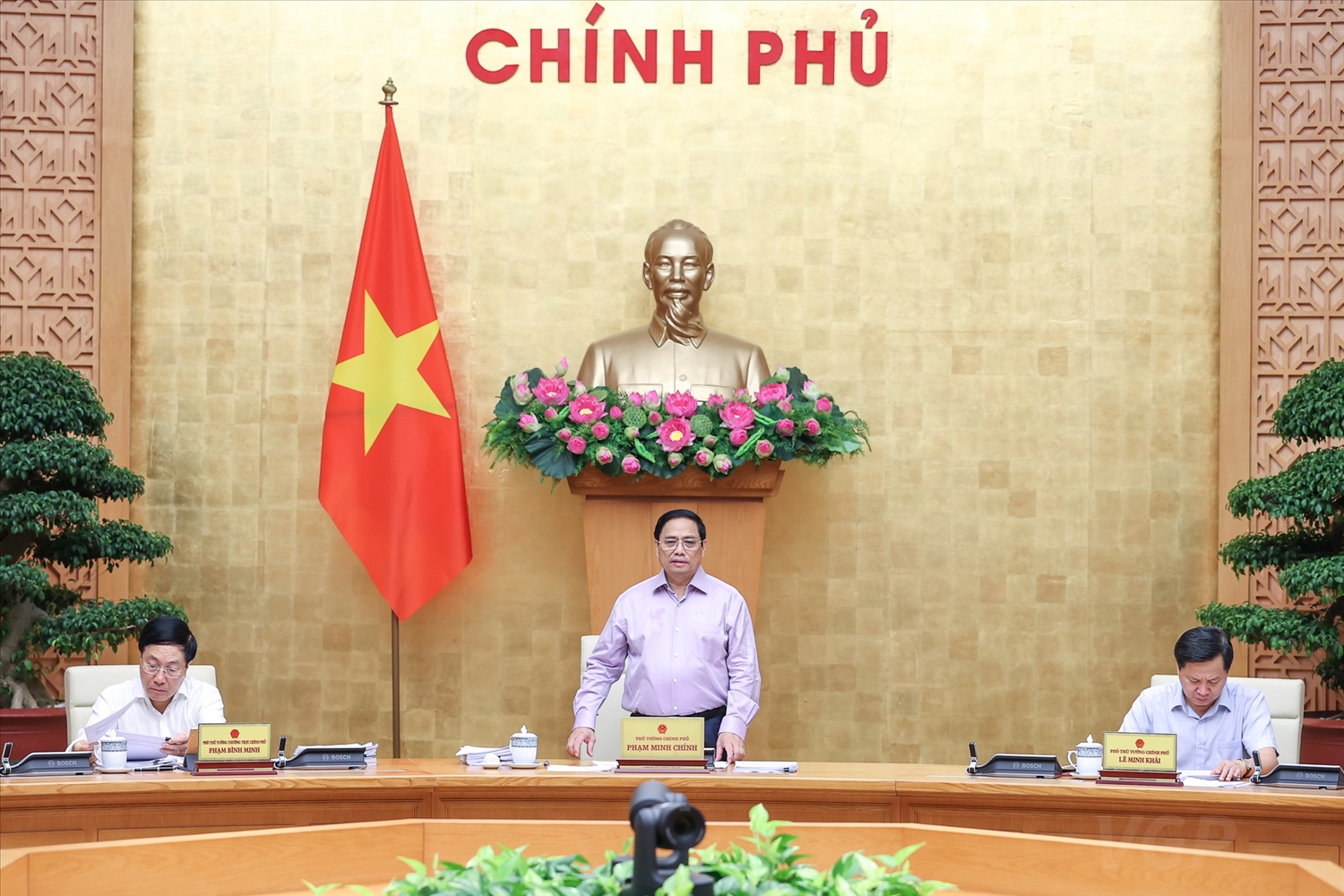 Thủ tướng Phạm Minh Chính: Cần coi trọng cả việc xây dựng luật mới, cả việc tổng kết, rà soát, sửa đổi, bổ sung các quy định hiện hành - Ảnh: VGP/Nhật Bắc