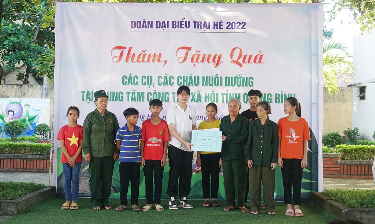 Tại Quảng Bình, thanh niên, sinh viên Việt Nam ở nước ngoài có nhiều hoạt động xã hội rất ý nghĩa