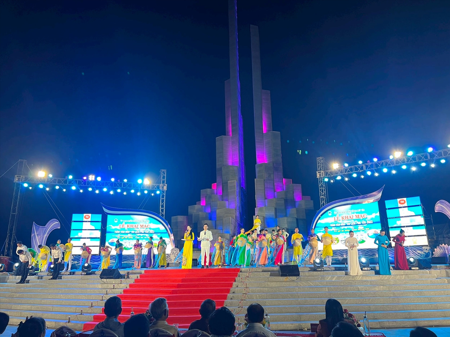  Lễ khai mạc Tuần Văn hóa - Du lịch Phú Yên 2022 tại tháp Nghinh Phong 