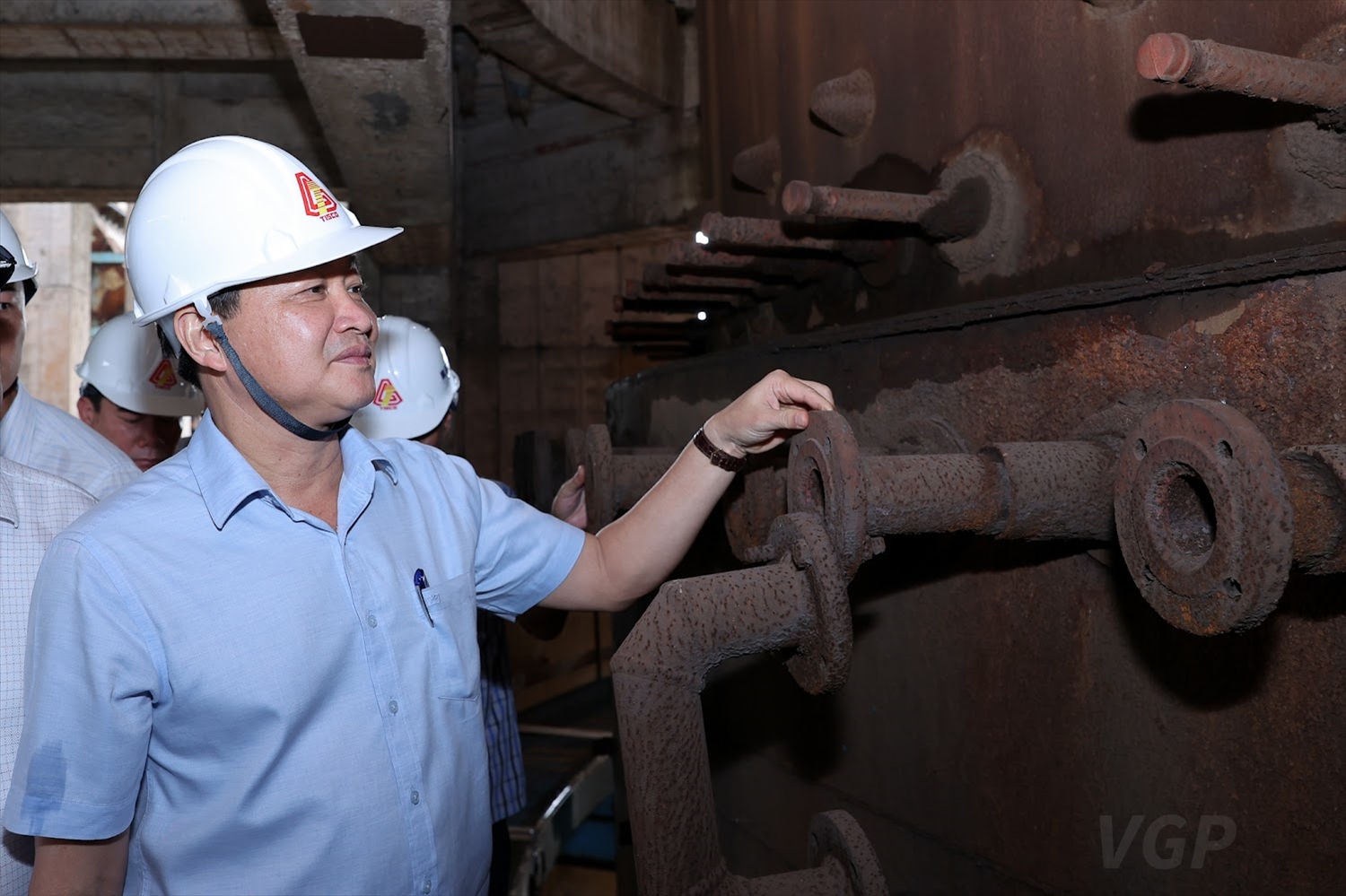 Phó Thủ tướng Lê Minh Khái kiểm tra hiện trạng một số hạng mục dự án mở rộng giai đoạn 2 Nhà máy Gang thép Thái Nguyên - Ảnh: VGP/Nhật Bắc