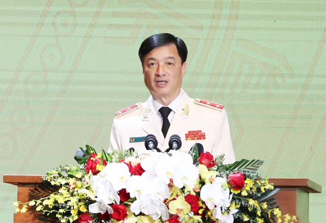 Trung tướng Nguyễn Duy Ngọc, Ủy viên Trung ương Đảng, Thứ trưởng Bộ Công an trình bày Diễn văn kỷ niệm. (Ảnh: VGP/Nhật Bắc)