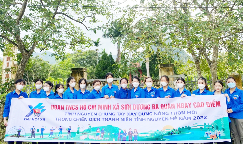 Thanh niên xã Sơn Dương (Tp. Hạ Long) ra quân Ngày cao điểm tình nguyện chung tay xây dựng nông thôn mới