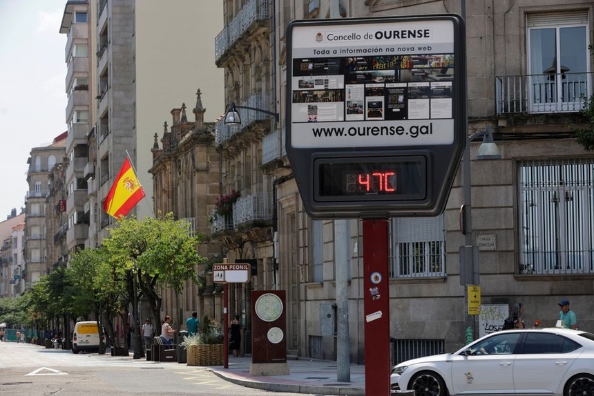 Nhiệt độ tại thành phố Ourense, Tây Ban Nha có thời điểm đạt mức 47 độ C vào hôm 12/7. Ảnh: Reuters.
