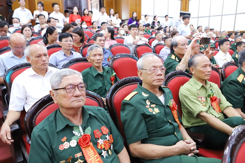 Các thương binh, bệnh binh, đại biểu người có công tiêu biểu tham dự tại Lễ kỷ niệm