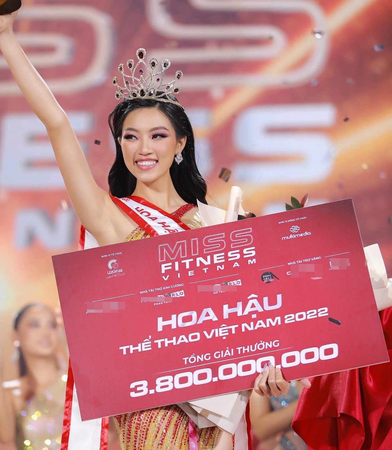Hoa hậu Thể thao 2022 Đoàn Thu Thủy trong giây phút đăng quang