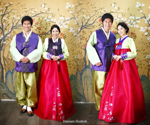 Cô dâu, chú rể Hàn Quốc trong trang phục cưới truyền thống