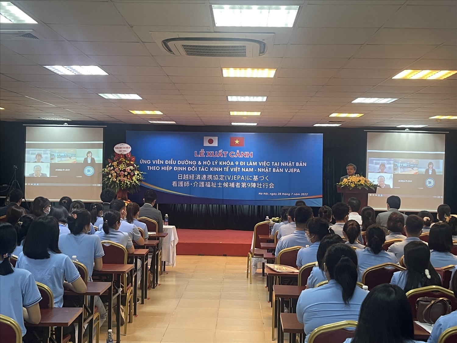  Lễ xuất cảnh cho 150 ứng viên điều dưỡng, hộ lý khóa 9. (Ảnh: PV/Vietnam+)