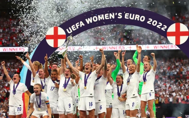 Niềm vui đăng quang vô địch UEFA Women's Euro 2022 của các nữ tuyển thủ Anh trên sân Wembley, London ngày 31/7/2022.