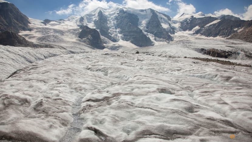 Sông băng Pers gần núi Piz Palue, gần khu nghỉ mát Alpine của Pontresina, Thụy Sĩ ngày 22/7/2022. Ảnh: Reuters