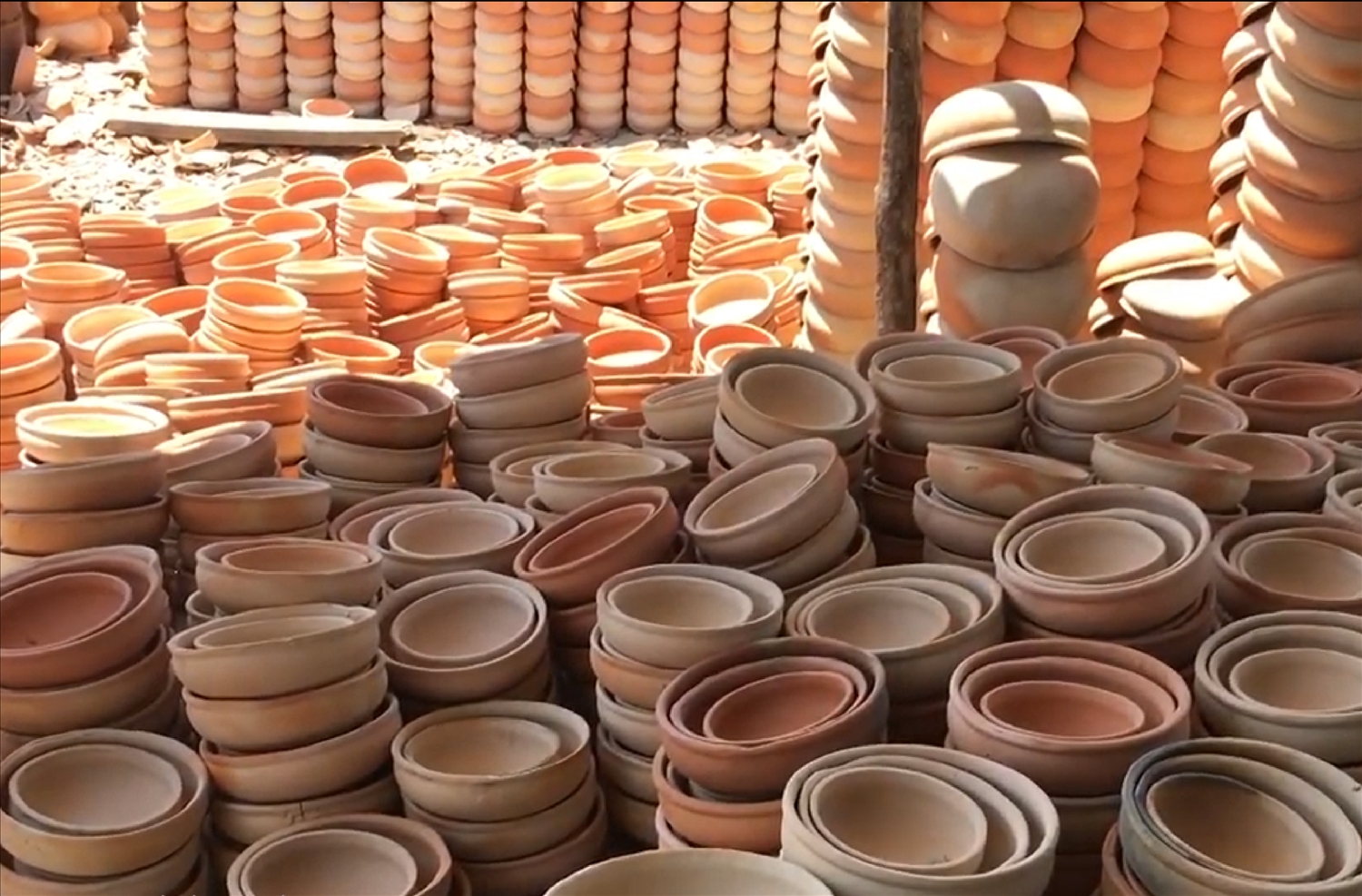 Tưởng chừng đã lụi tàn, nhưng những sản phẩm gốm Phổ Khánh được sản xuất ngày càng nhiều