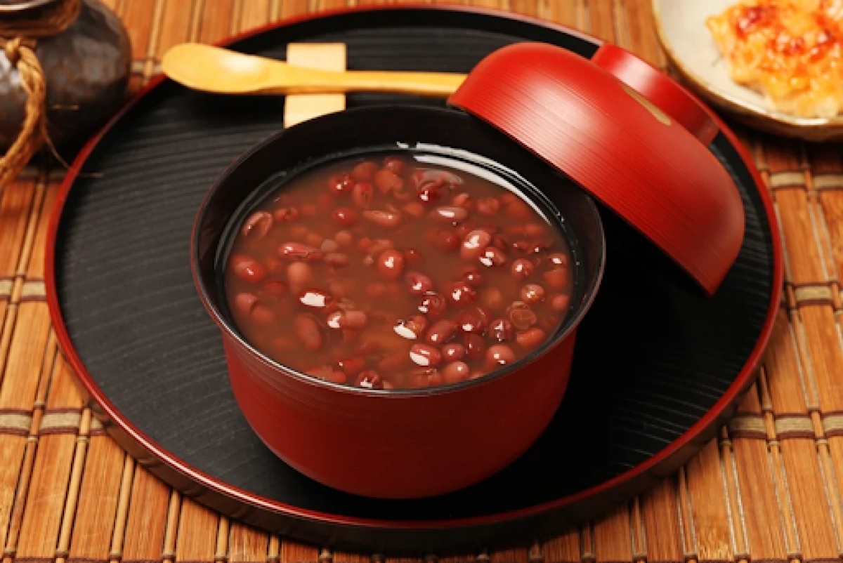 Chè đậu đỏ được coi là món ăn không thể thiếu với người cô đơn trong ngày Thất Tịch.