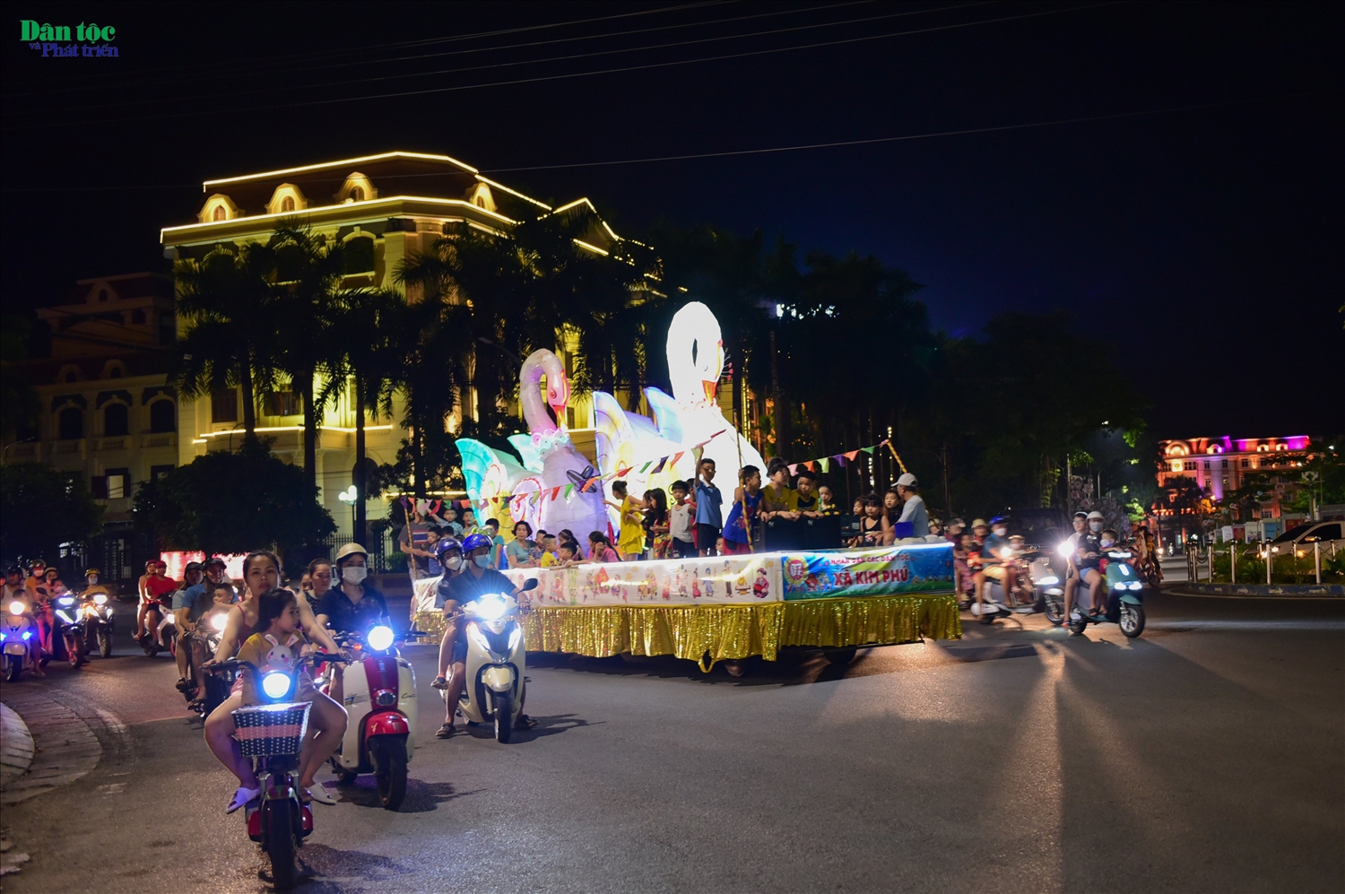 Một số mô hình đã diễn diễu khắp các con phố trên địa bàn thành phố Tuyên Quang