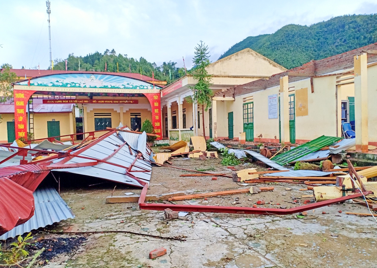 Hàng chục ngôi nhà và nhiều diện tích lúa trên địa bàn thị xã Sa Pa bị thiệt hại do mưa lớn gây ra